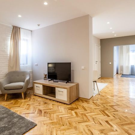 Apartmani Studio Zrenjanin Bagian luar foto